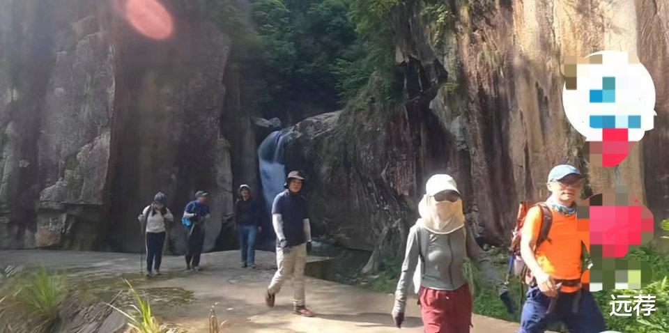 女驴友徒步遭遇马夫猥亵事件敲响旅游安全警钟